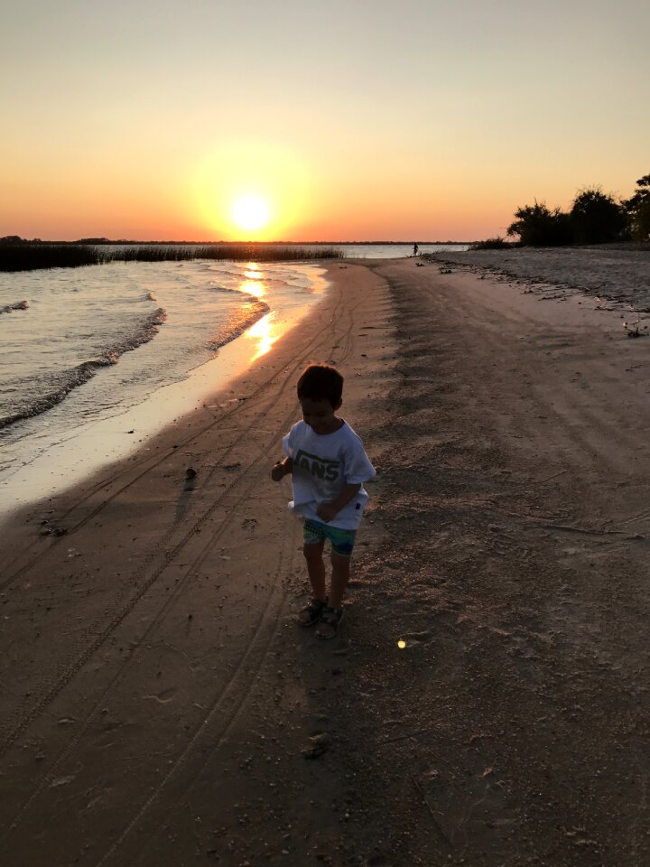 Beach child shore