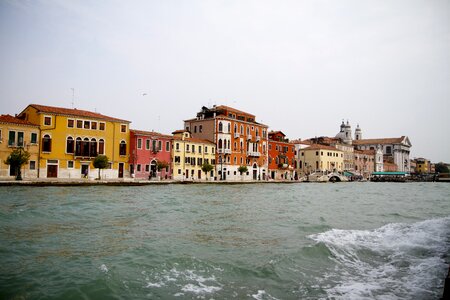 Italy houses channel