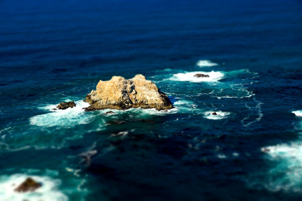 Sea target bedrock