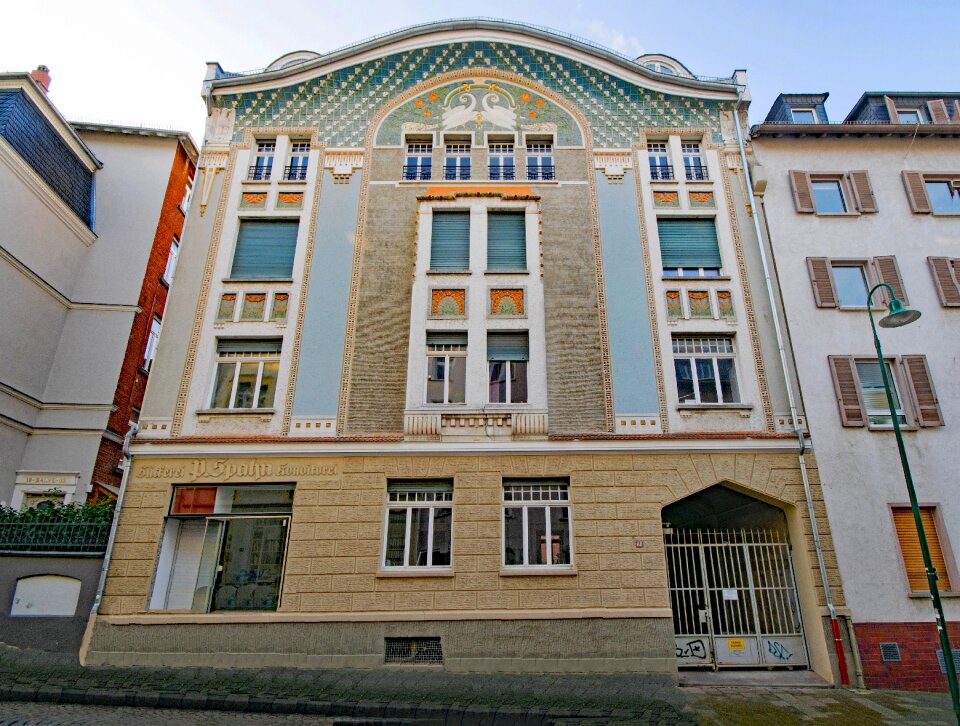 Bessungen building old building