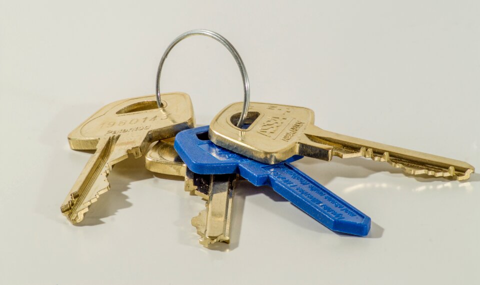 Keys lock unlock
