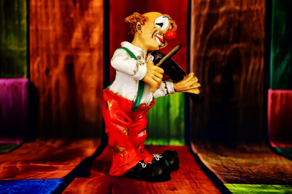 Violin play cheerful