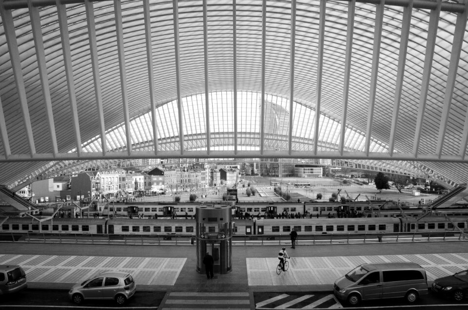 Repetition lines station photo