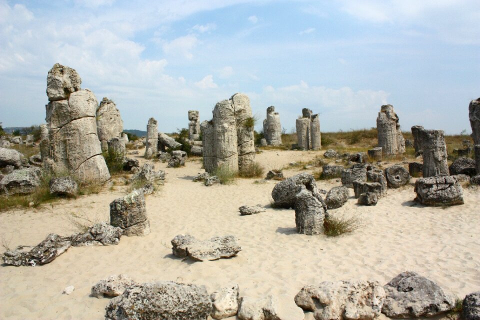 The stone desert stones phenomenon