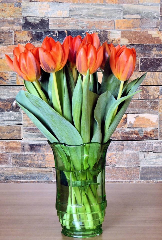 Flower bloom vase