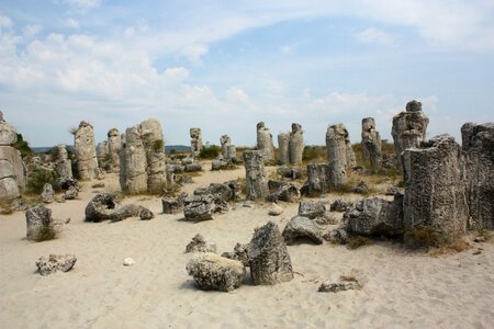 The stone desert stones phenomenon