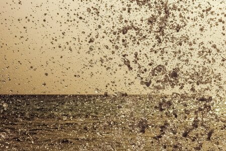 Drops liquid splashing