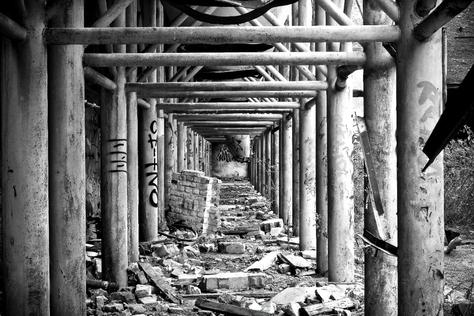 Pforphoto old decay
