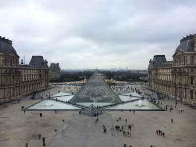 Paris louvre france photo
