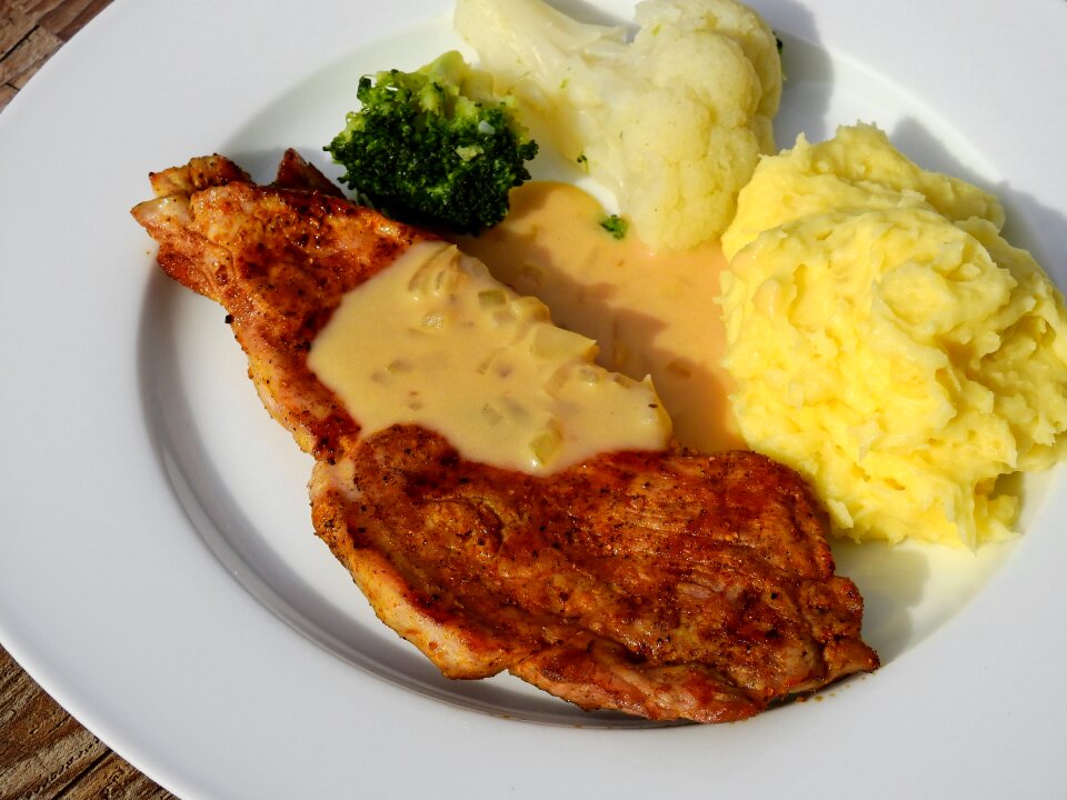 Nutrition meal court