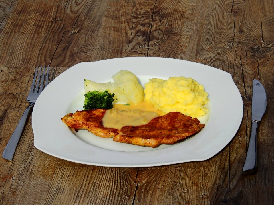 Nutrition meal court