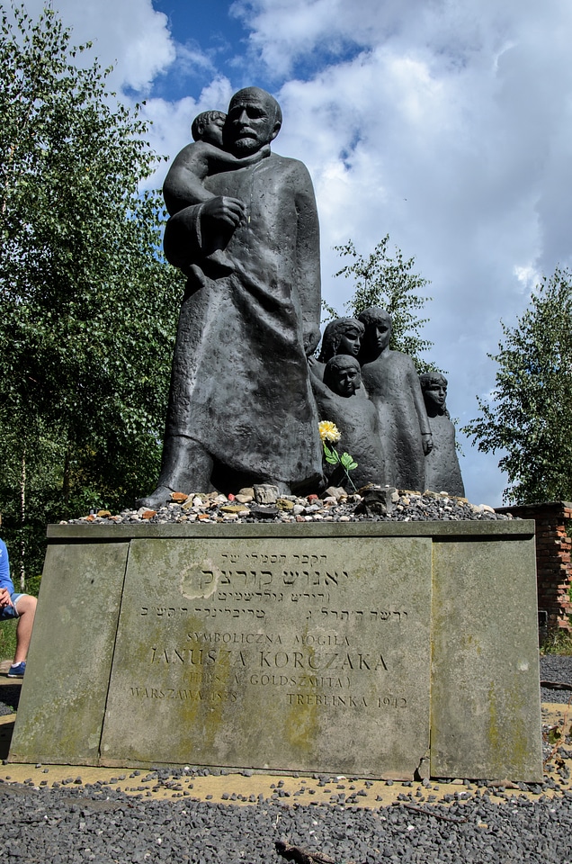 Statue mermorial killing