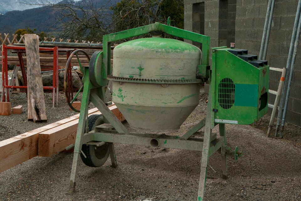 Concrete mixer cement beams