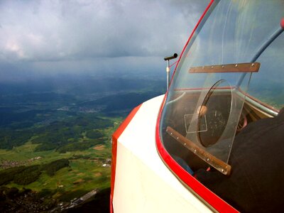 Gliding glider lark