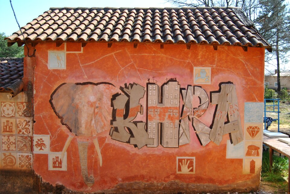 Street art material roussillion luberon vaucluse