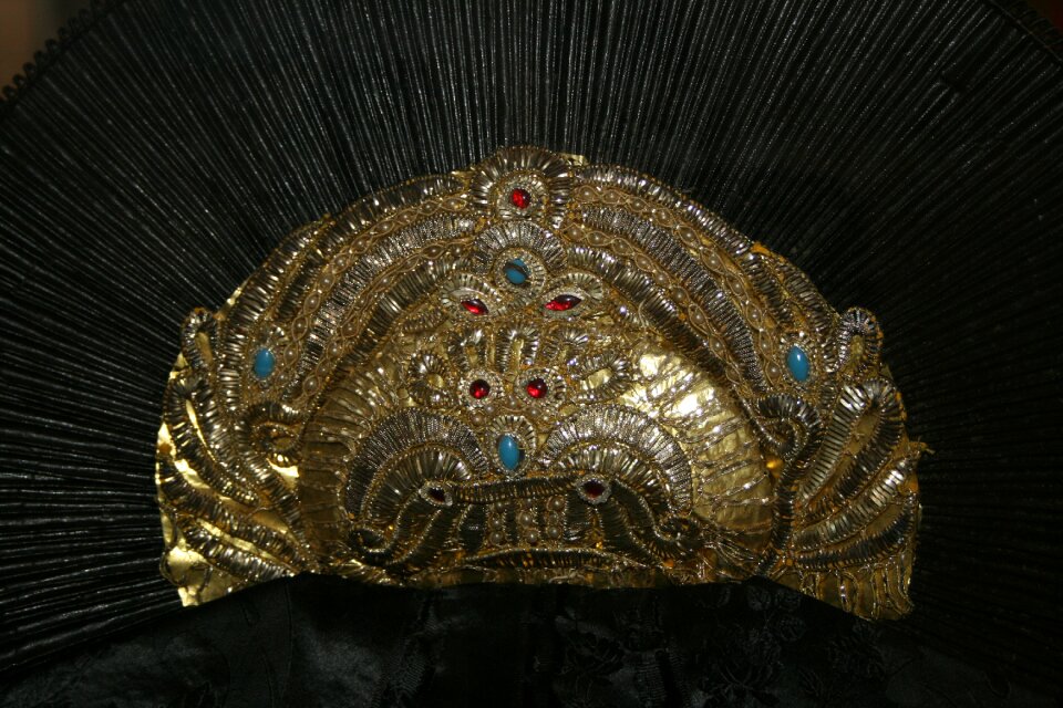 Headwear filigree dome gold
