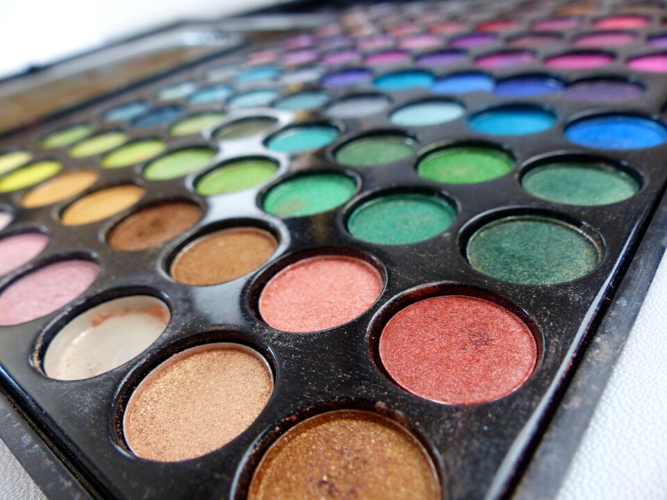 Color style lip gloss