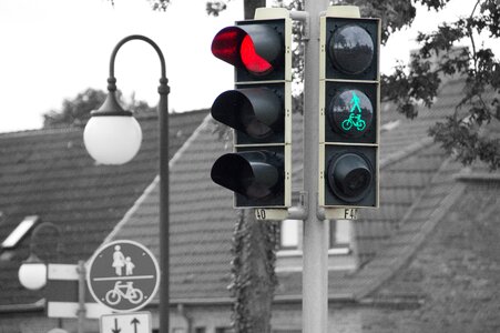Junction rules of the road beacon