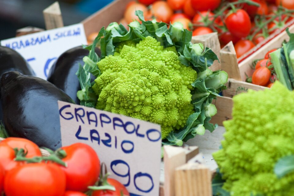 Italy market vegetables