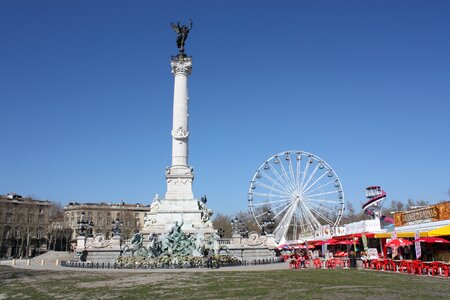 Bordeaux fun fair statue photo