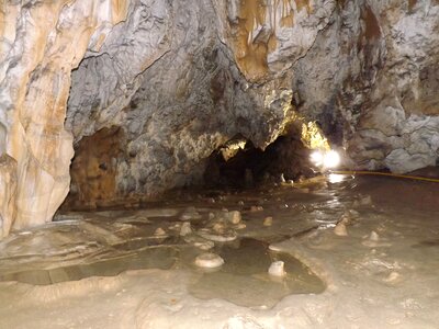 Zamolxe cave polovragi