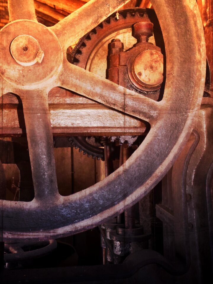 Mechanism sprockets old