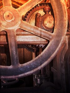 Mechanism sprockets old
