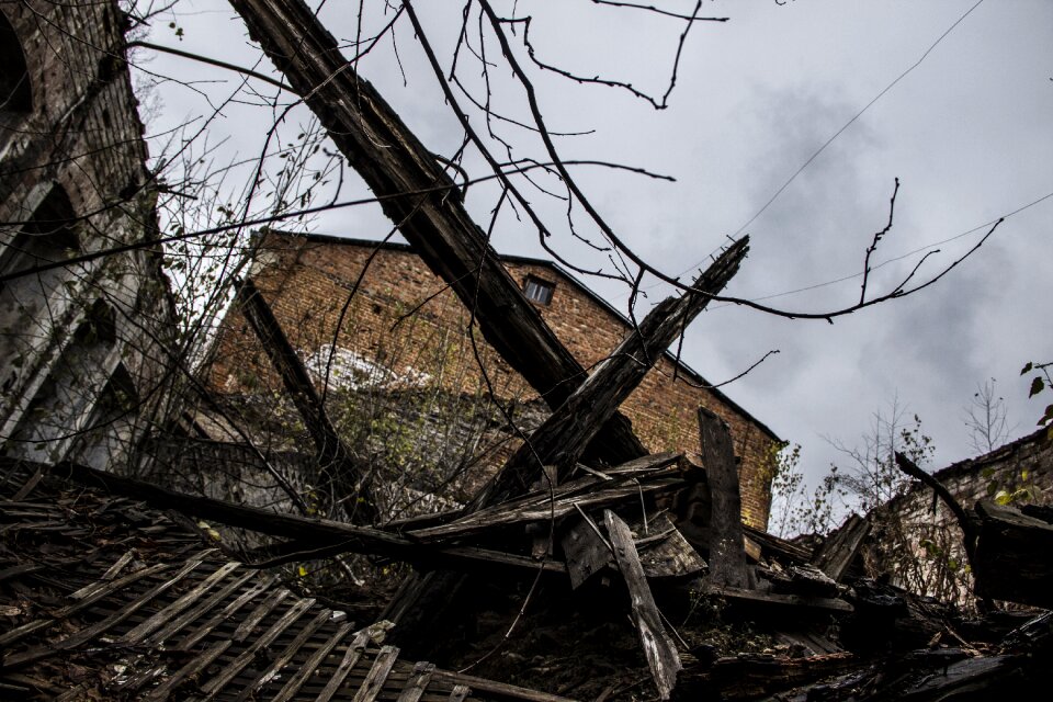 Destruction crack brick