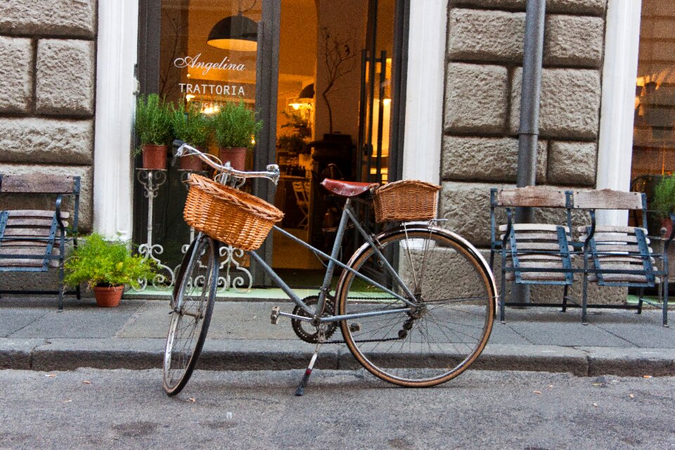 Retro bicycle basket leisure