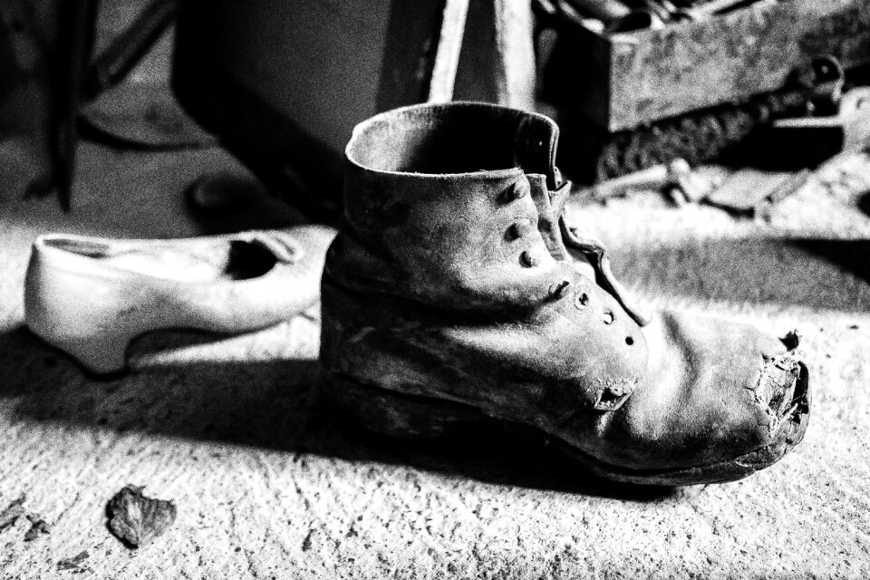 Shoes black and white leather