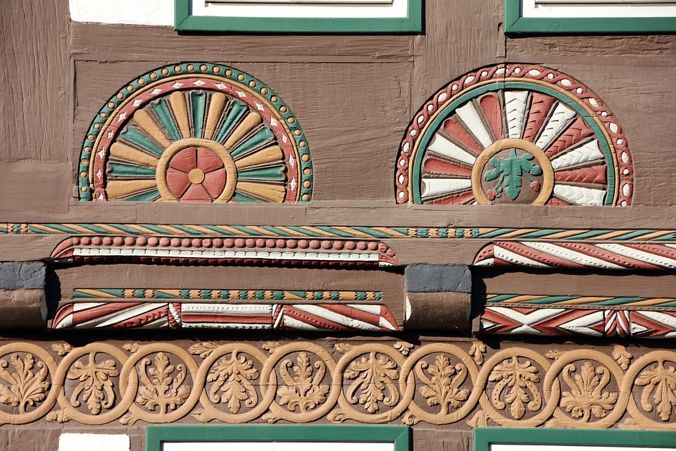 Truss decor carving