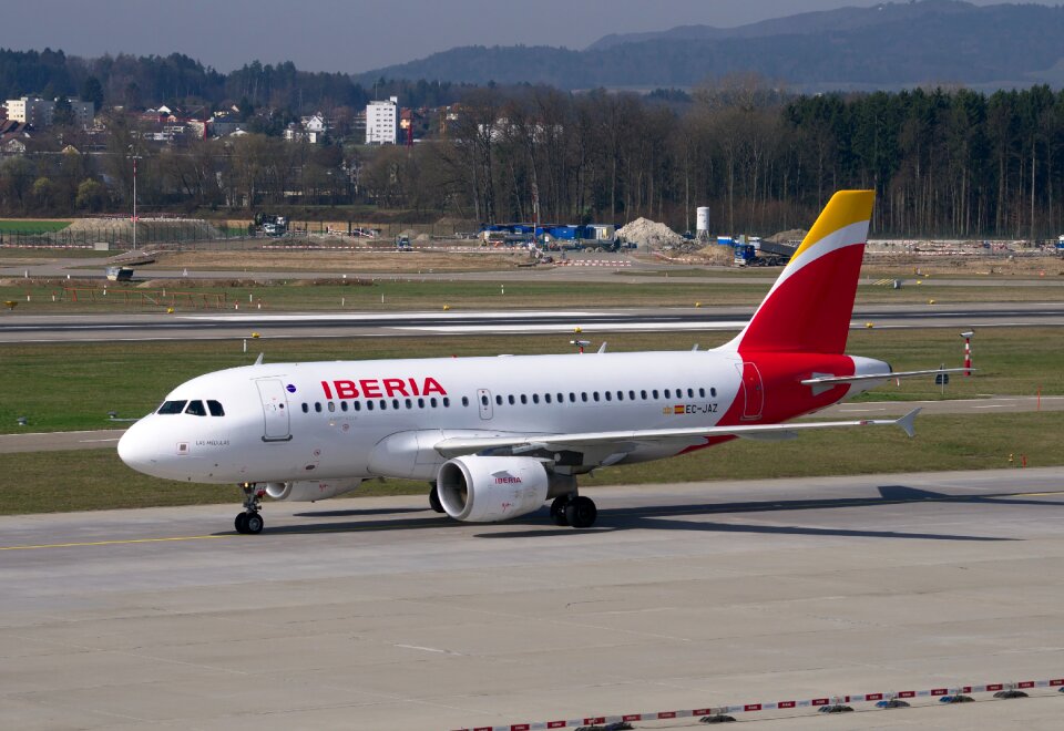 A319 airport zurich back