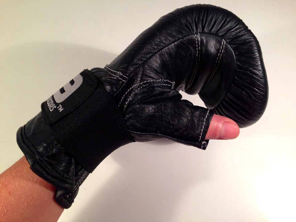 Glove kind uppercut