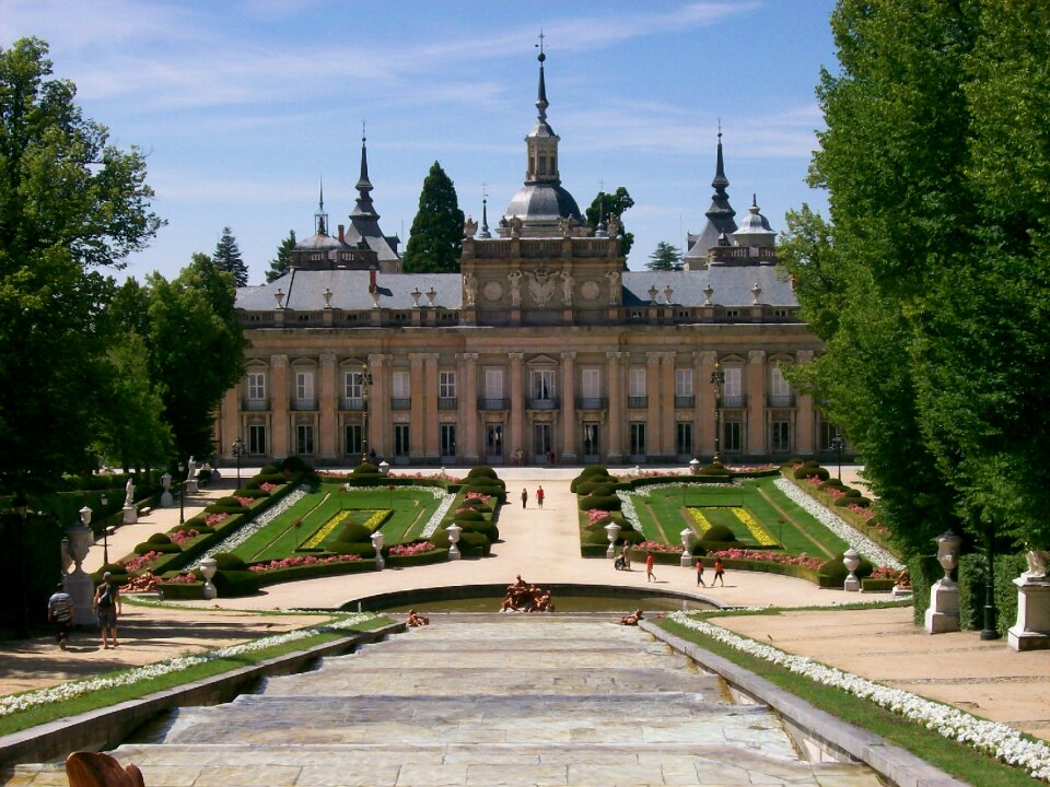 Palace segovia source