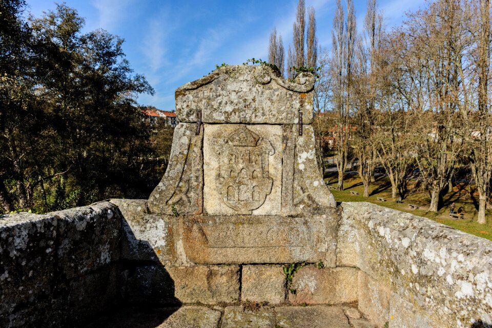 Bridge allariz coat of arms