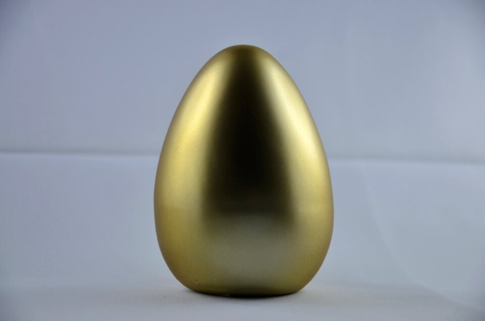 Shiny ceramic decoration