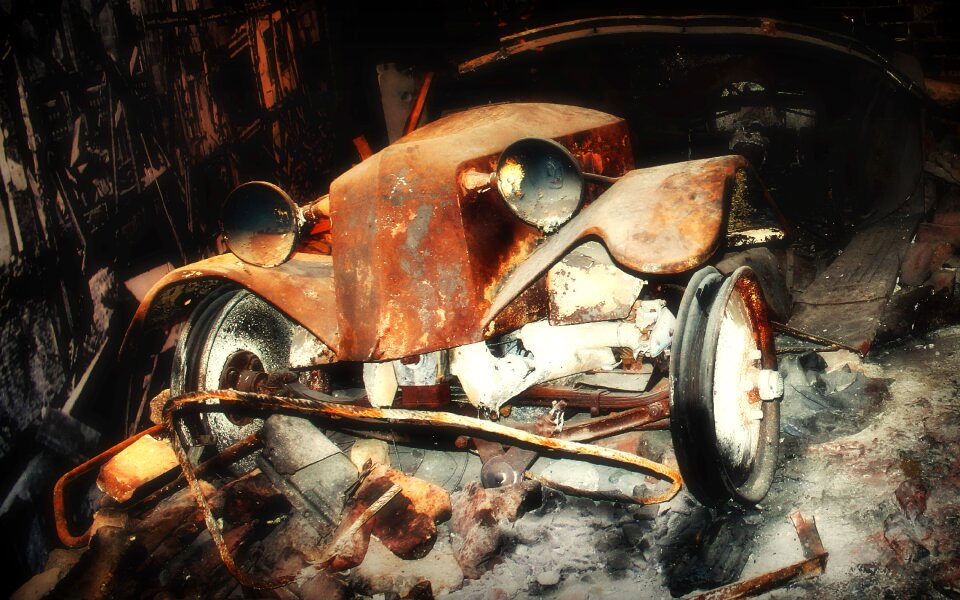 Old car historically broken