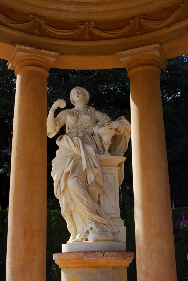 Pavilion art stone figures