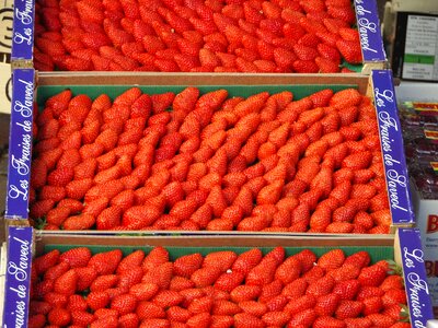 Red fruit box