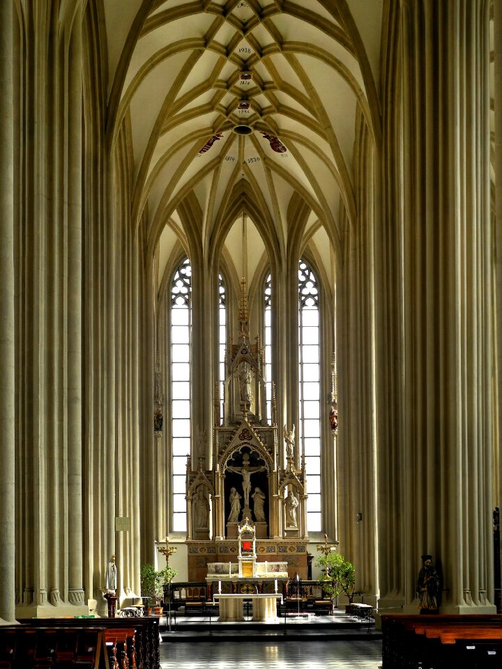 Vault the altar gothic