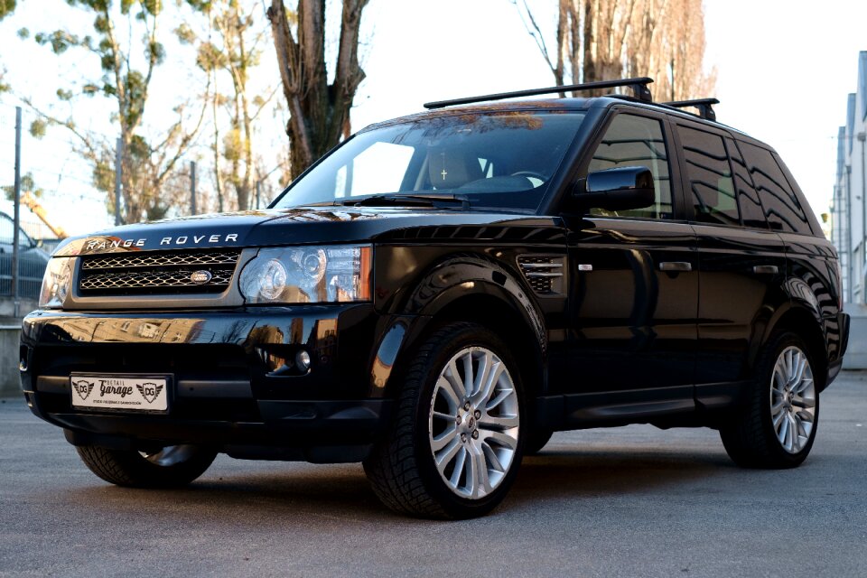 Range rover vehicle