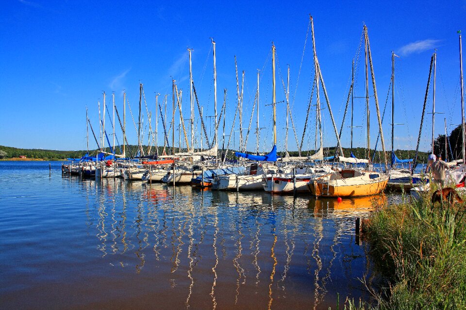Blue er sky sail masts boats