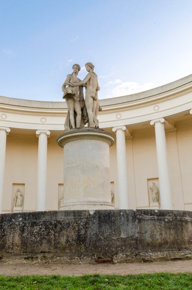 Three statue czech