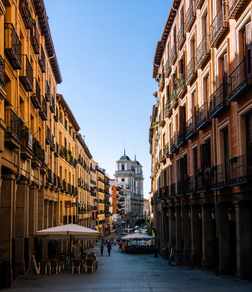 Madrid calle toledo architecture