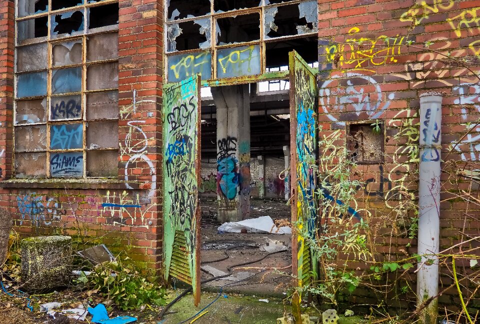 Pforphoto old decay
