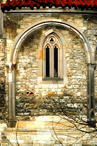 A gothic window the romanesque arch history
