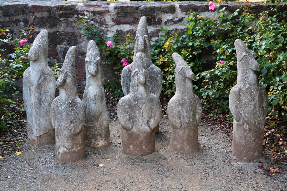 Stone dwarfs seven dwarfs
