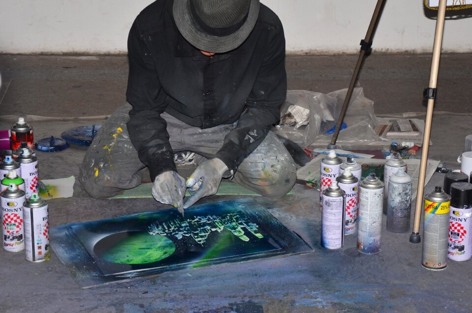 Hat creativity paint