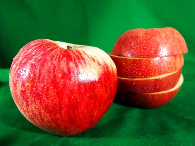 Apple red fruit