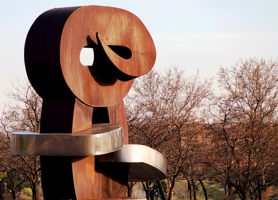 Modern juan carlos i park modern art